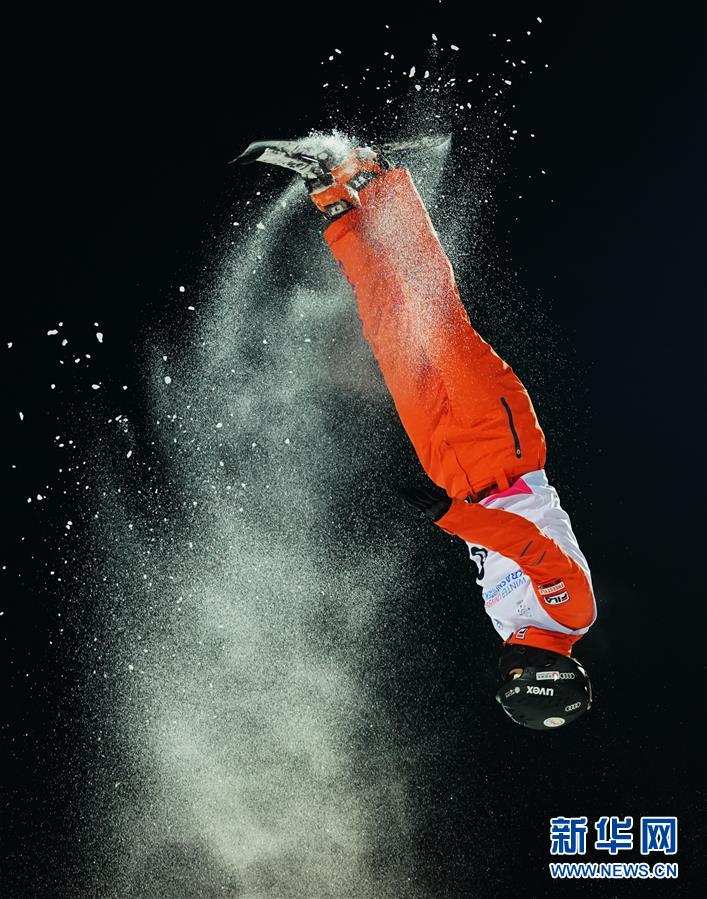 （大冬会）（8）李忠霖获自由式滑雪空中技巧银牌