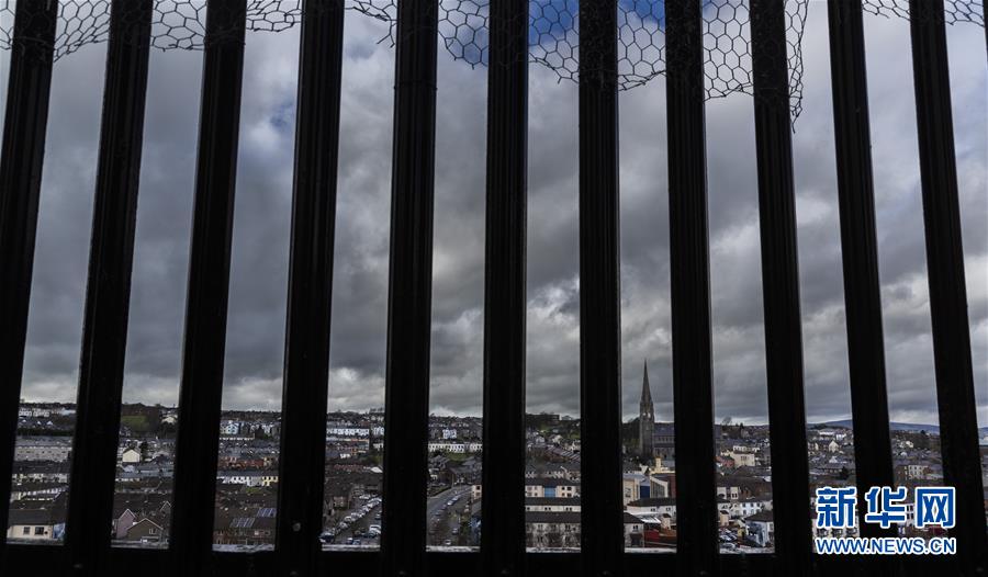 （国际&middot;图文互动）（12）通讯：一条边界线引发&ldquo;脱欧&rdquo;困境&mdash;&mdash;穿越英国北爱地区与爱尔兰共和国边界线