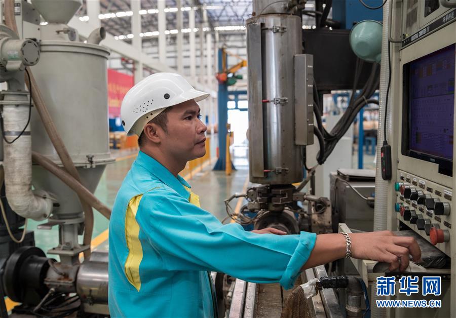 (国际·“一带一路”高峰论坛·图文互动)(2)中企为泰国人创造机遇——泰中罗勇工业园员工眼中的“一带一路”