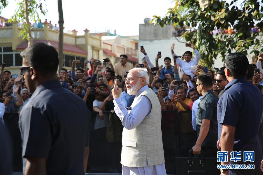(国际)(1)印度大选第三阶段投票开始 总理莫迪完成投票