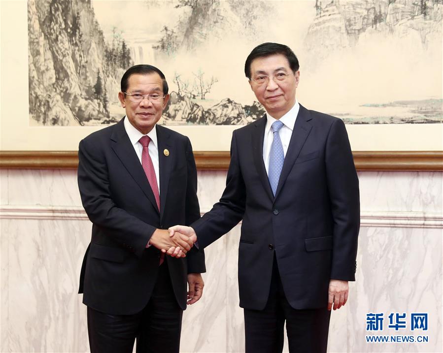 （時政）王滬寧會見柬埔寨首相洪森
