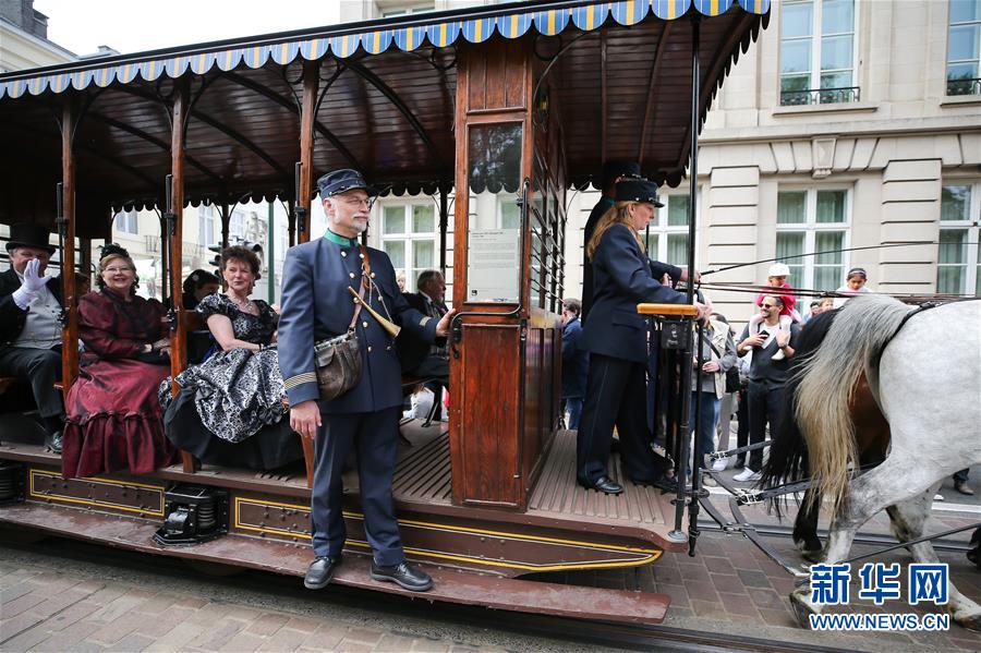 （国际）（2）布鲁塞尔举行有轨车大巡游