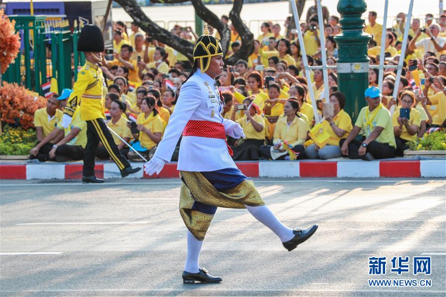 （国际）（5）泰国国王加冕典礼巡游在曼谷举行