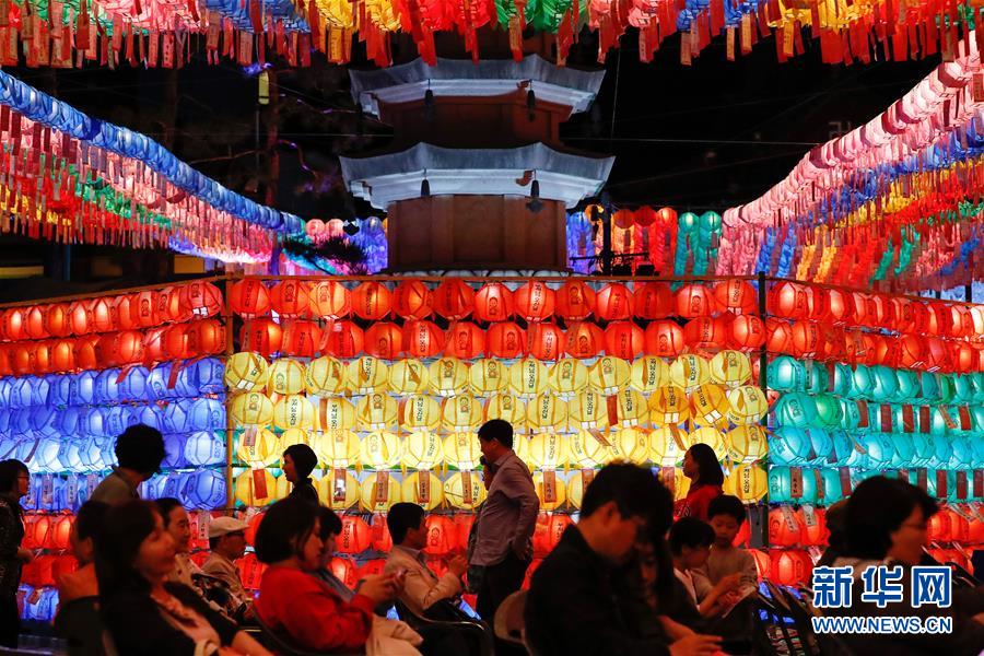（XHDW）（1）韩国：看彩灯 庆祝佛诞节
