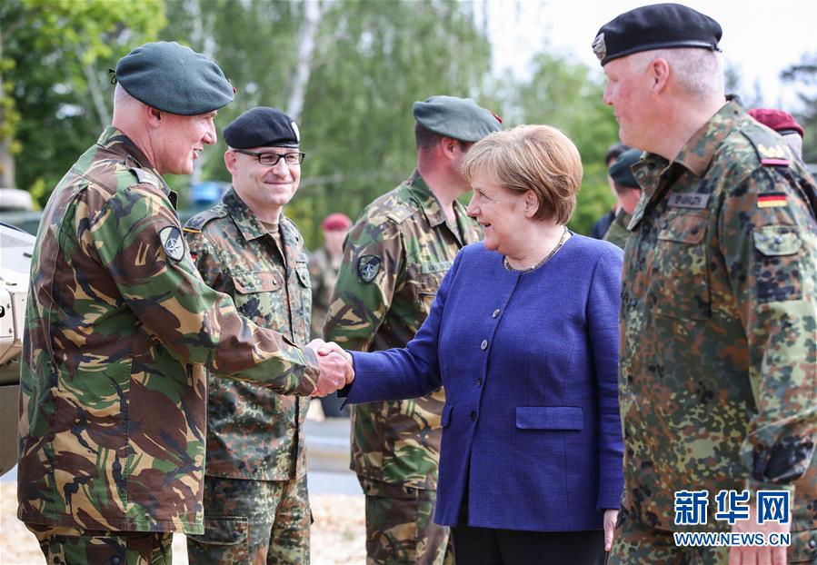 （国际）（3）默克尔视察驻德北约快速反应部队