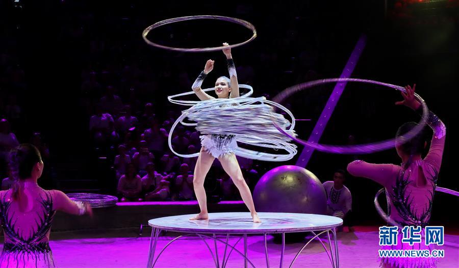 （国际）（1）中国杂技亮相第四届乌克兰&ldquo;金栗子&rdquo;杂技节