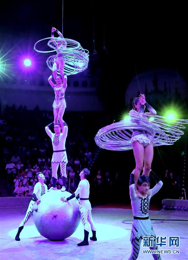 （新华视界）（2）中国杂技亮相第四届乌克兰&ldquo;金栗子&rdquo;杂技节