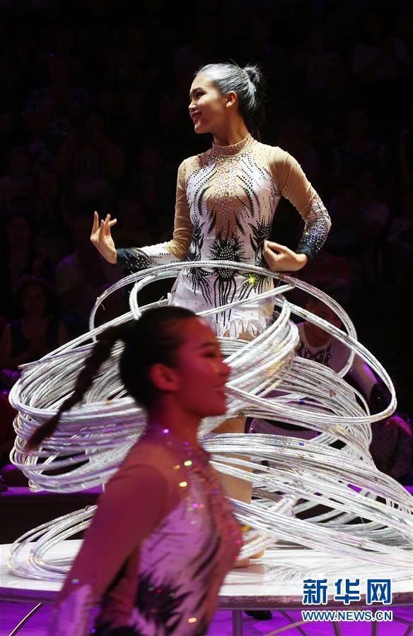 （新华视界）（4）中国杂技亮相第四届乌克兰&ldquo;金栗子&rdquo;杂技节