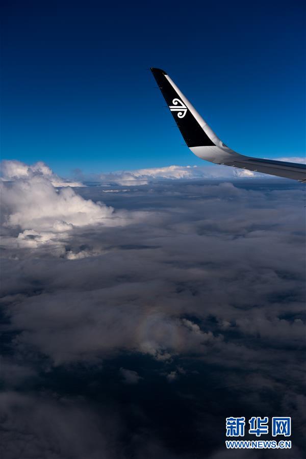 新西兰航空公司一架客机被闪电击中后返航