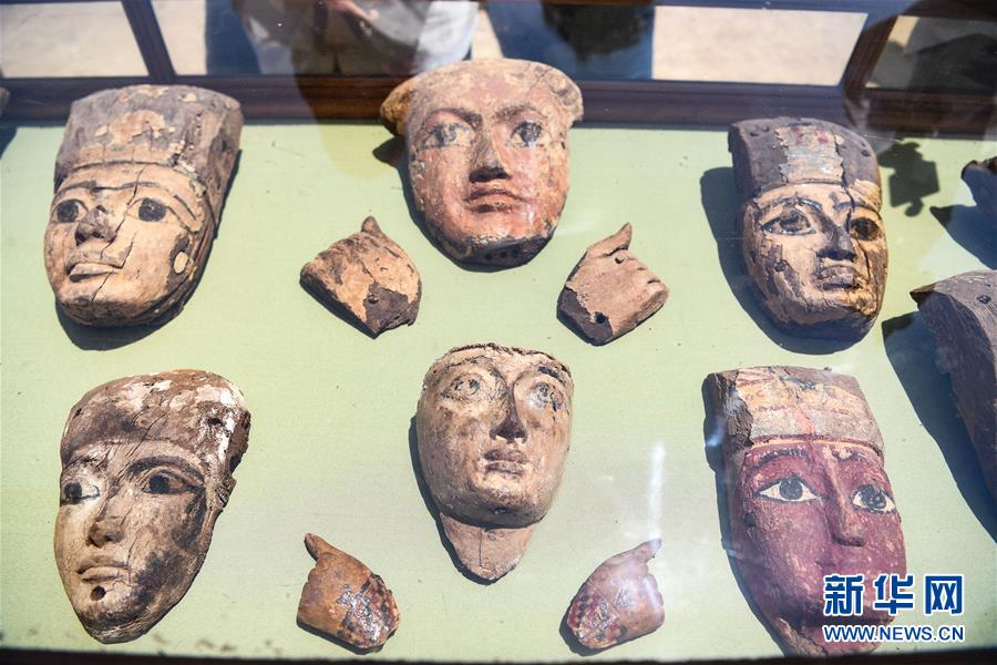 （国际）（5）埃及4000年历史的金字塔正式向游客开放