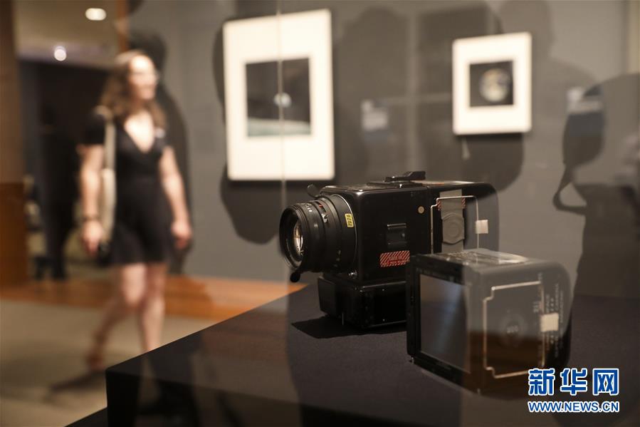 （国际）（6）纽约大都会博物馆举行月亮摄影特展