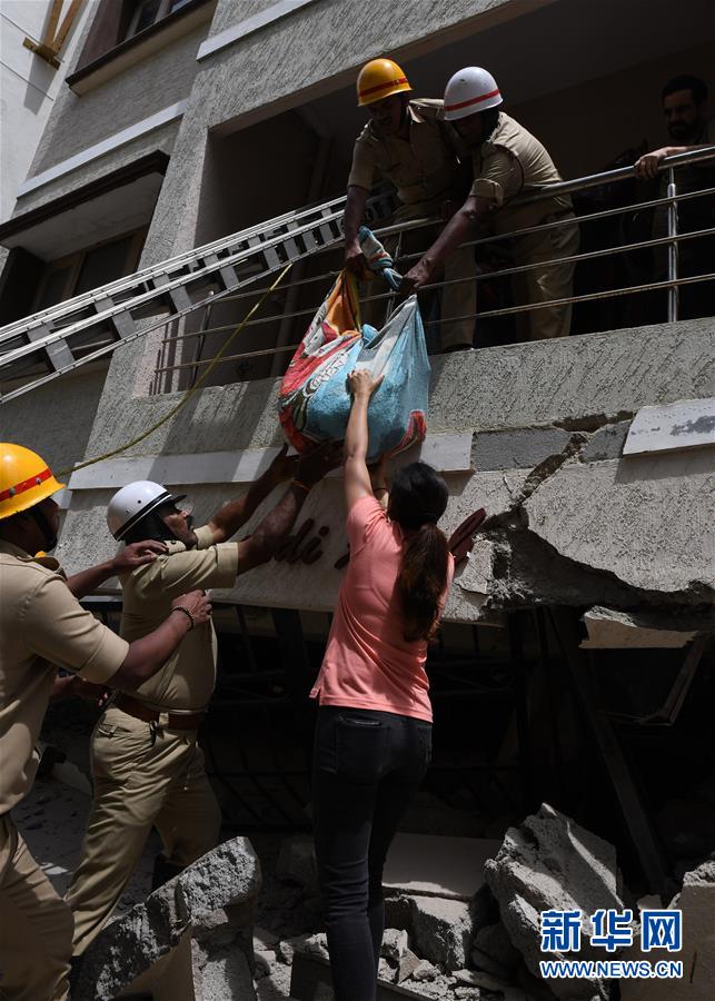（国际）（4）印度两栋建筑倒塌已造成5人死亡