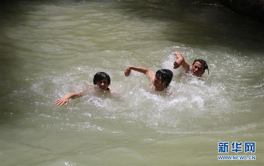 （国际）（3）阿富汗：消暑降温