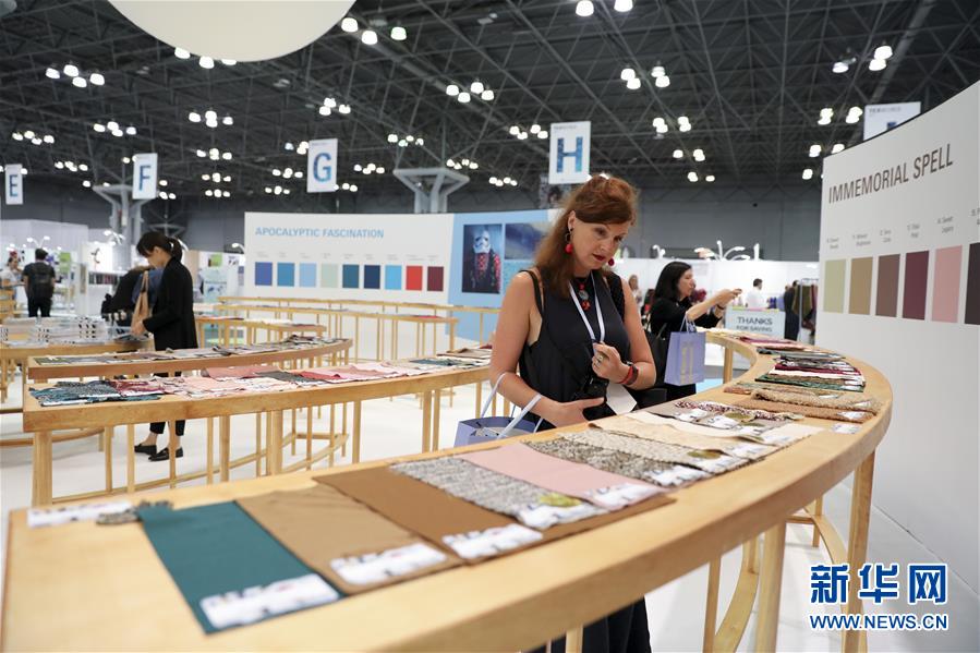（國際）（2）中國紡織品服裝貿易展覽會在紐約開幕