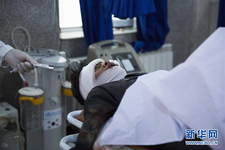 （国际）（2）阿富汗长途客车遭遇地雷爆炸 34人死亡