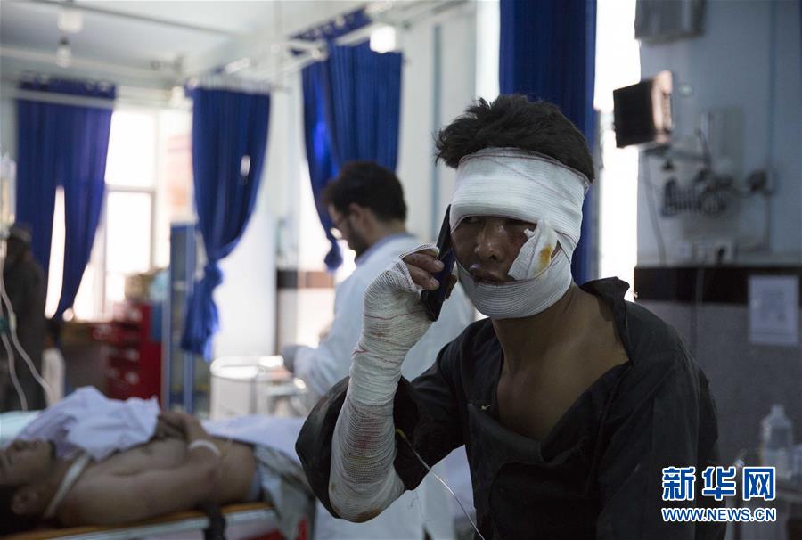 （国际）（3）阿富汗长途客车遭遇地雷爆炸 34人死亡