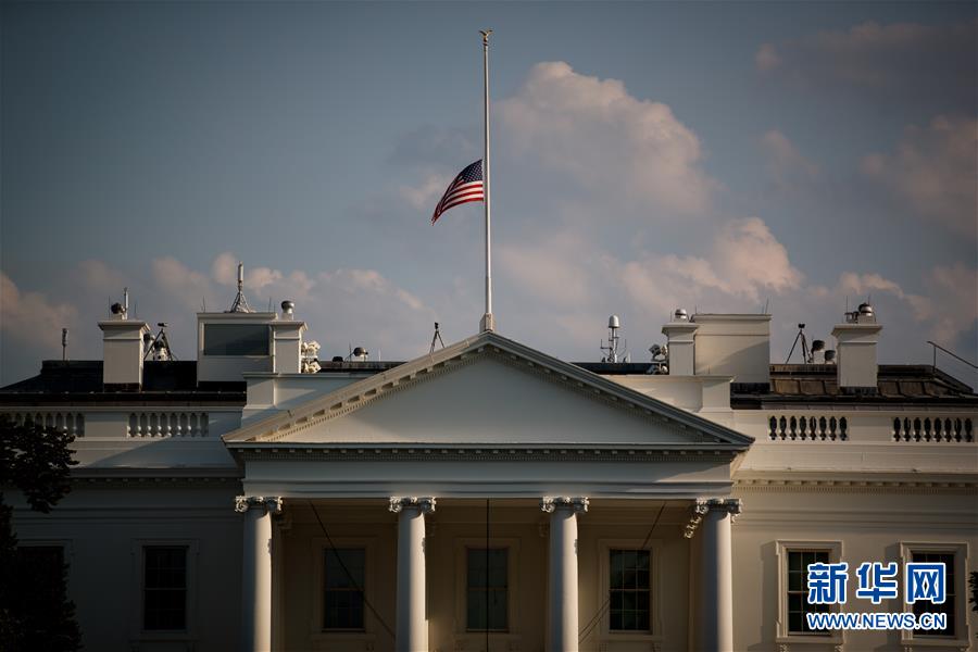 （国际）（4）美国总统宣布降半旗哀悼枪击案遇难者