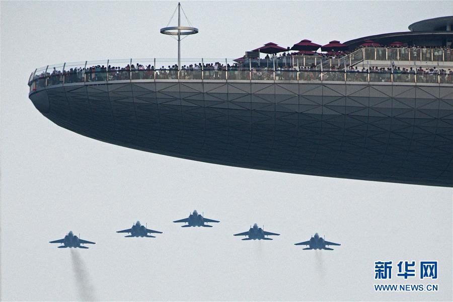 （国际）（2）新加坡举行国庆54周年庆典