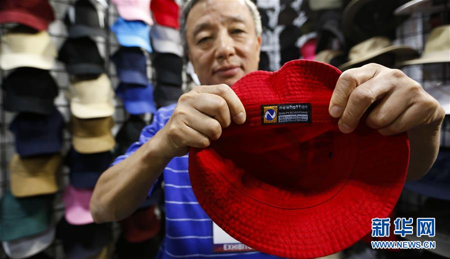 （国际&middot;图文互动）（3）通讯：美国服装鞋帽商期盼中美经贸摩擦早日结束