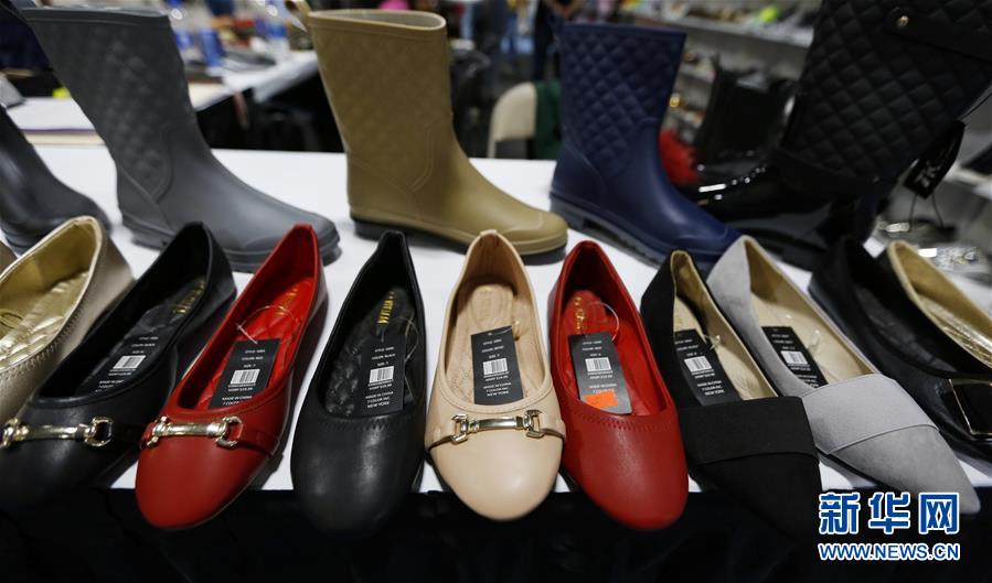 （XHDW&middot;图文互动）（2）通讯：美国服装鞋帽商期盼中美经贸摩擦早日结束