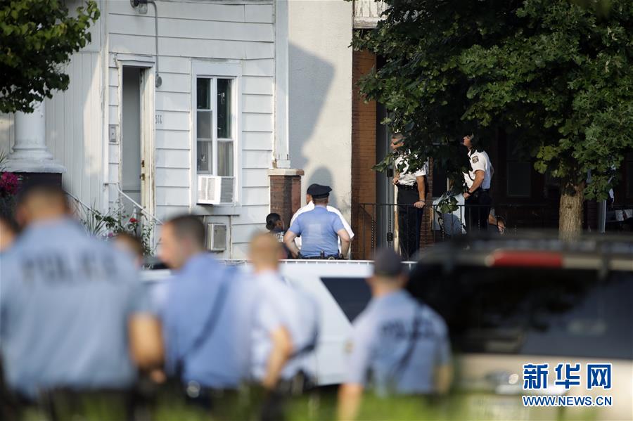 (国际)(4)美国费城发生枪击案数名警察受伤