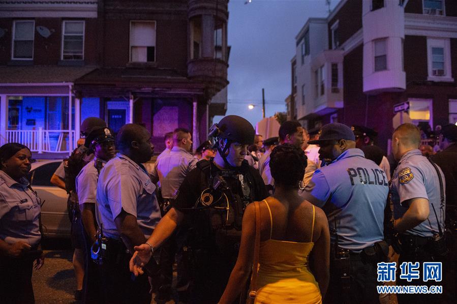 （国际）（5）美国费城发生枪击案数名警察受伤