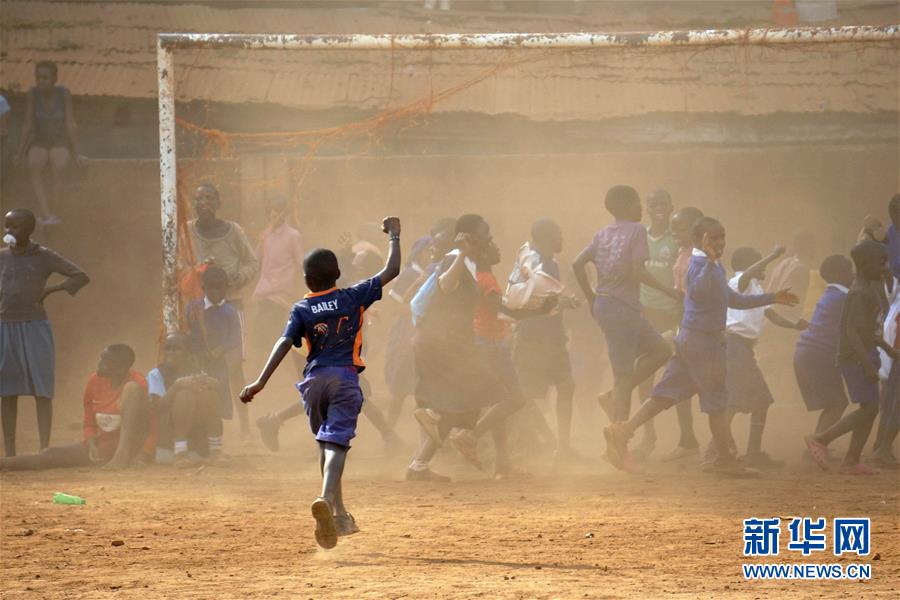（国际·图文互动）（8）非洲贫民窟里的中国“造梦者”