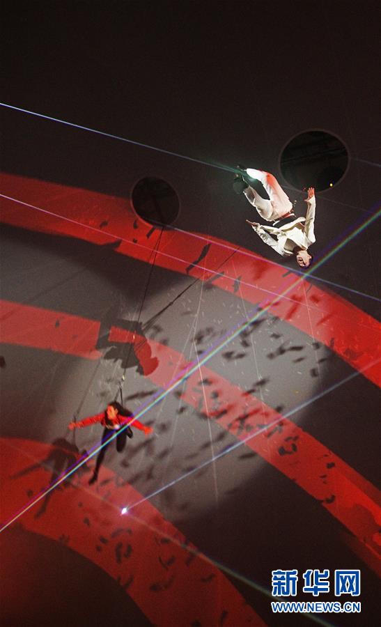 （新华视界）（4）新加坡：《仲夏夜空》预展精彩纷呈