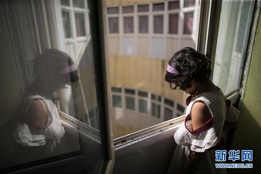 （国际）（1）何以为家&mdash;&mdash;生活在一栋废弃楼房中的利比亚儿童