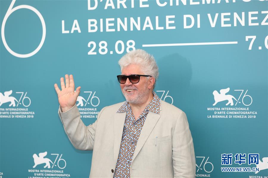 （国际）（1）西班牙导演佩德罗·阿莫多瓦获得威尼斯电影节终身成就金狮奖