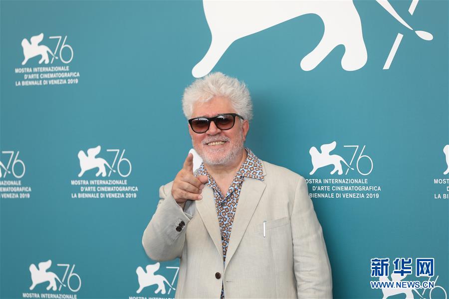 （国际）（2）西班牙导演佩德罗·阿莫多瓦获得威尼斯电影节终身成就金狮奖