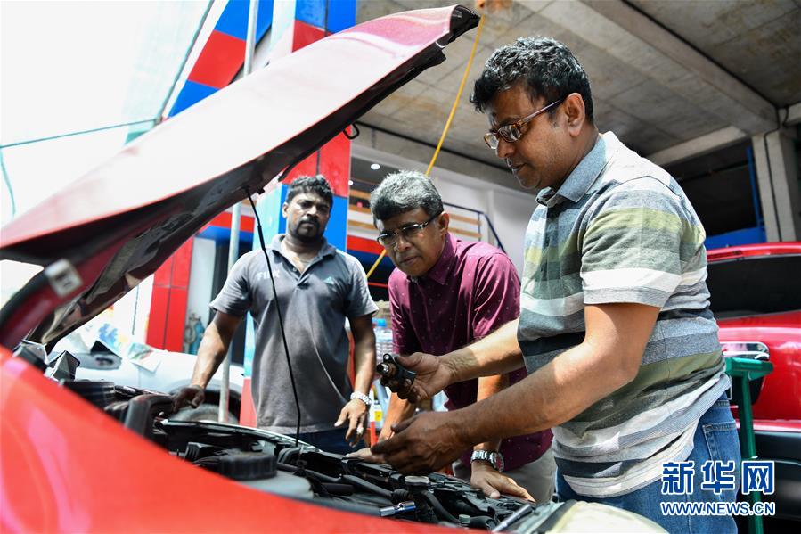 （国际&middot;图文互动）（4）新商机 新工种&mdash;&mdash;中马友谊大桥盘活马尔代夫人的新生活