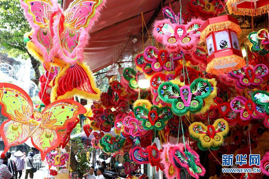 （国际）（3）越南首都街头中秋氛围浓 