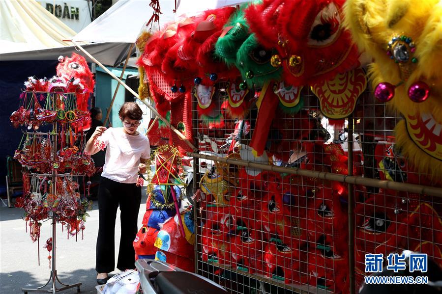 （国际）（7）越南首都街头中秋氛围浓 