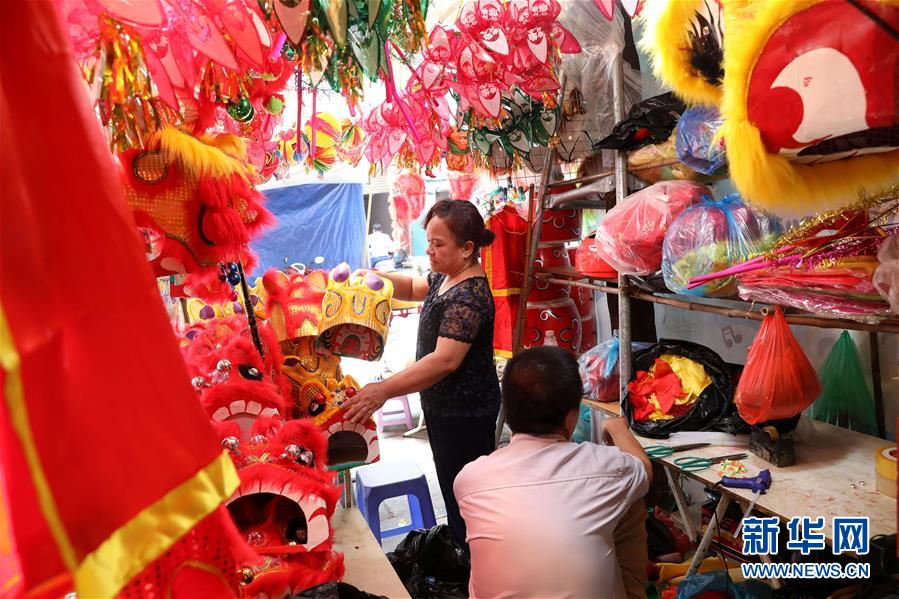 （国际）（8）越南首都街头中秋氛围浓 