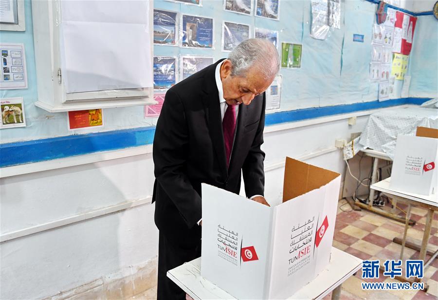 （國際）（6）突尼西亞總統選舉投票開始