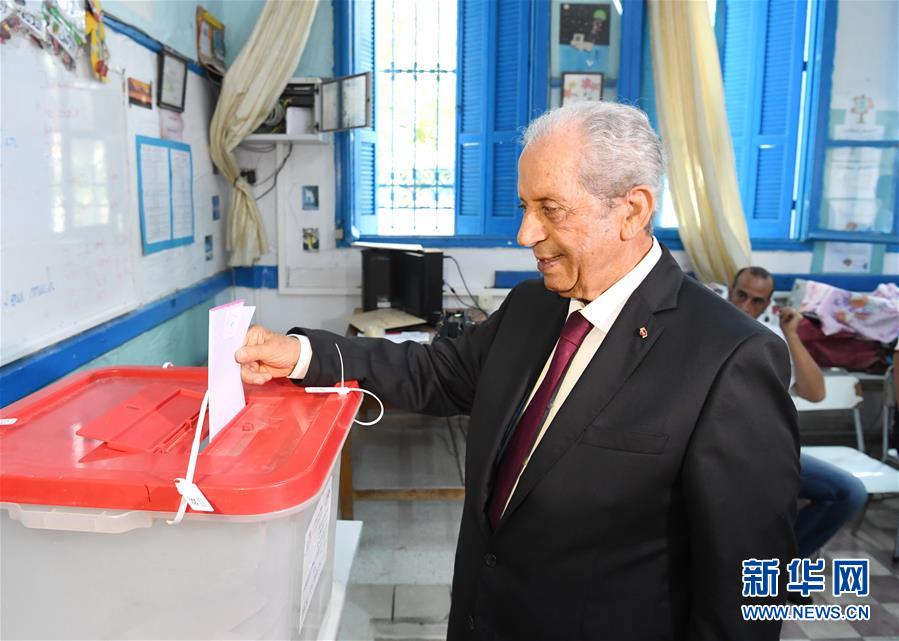 （国际）（7）突尼斯总统选举投票开始