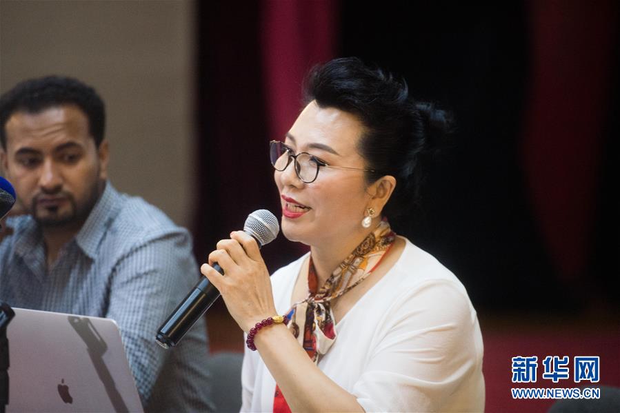 （国际）（3）埃及民众感受中国豫剧之美