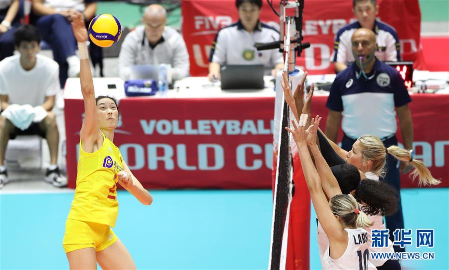 （体育）（8）排球&mdash;&mdash;女排世界杯：中国队战胜美国队 