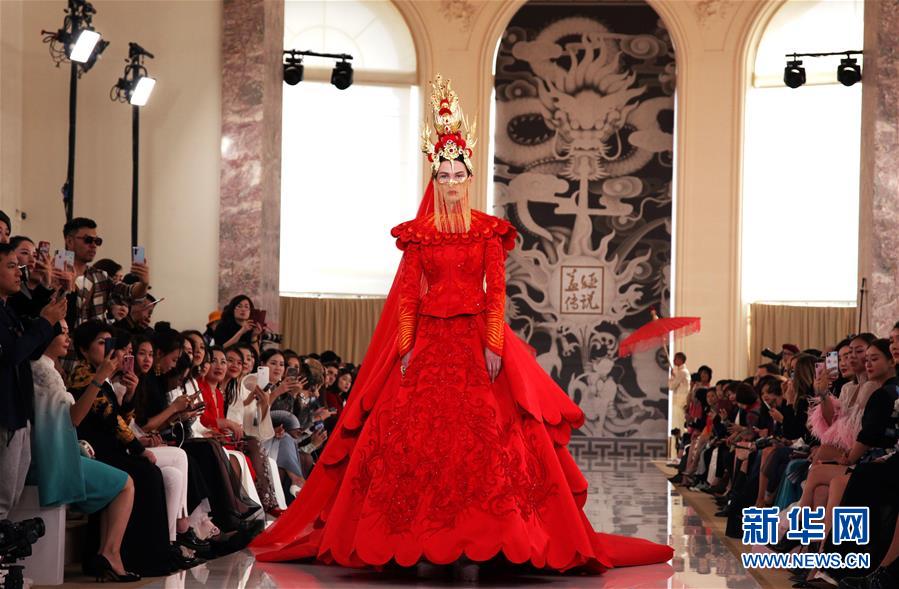 （国际）（5）中国高级时装秀亮相巴黎