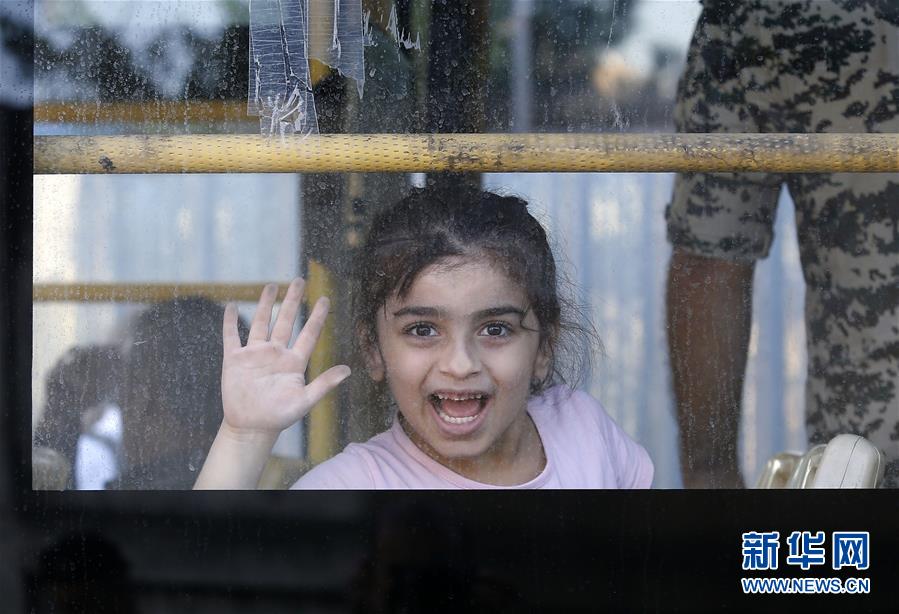 （国际）（1）近千名叙利亚难民从黎巴嫩返乡