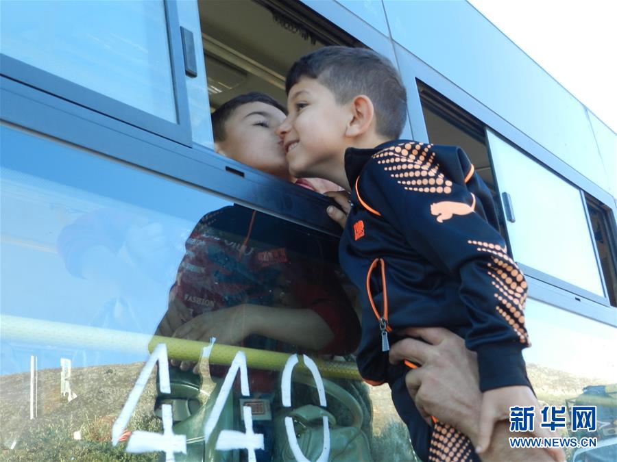 （国际）（3）近千名叙利亚难民从黎巴嫩返乡