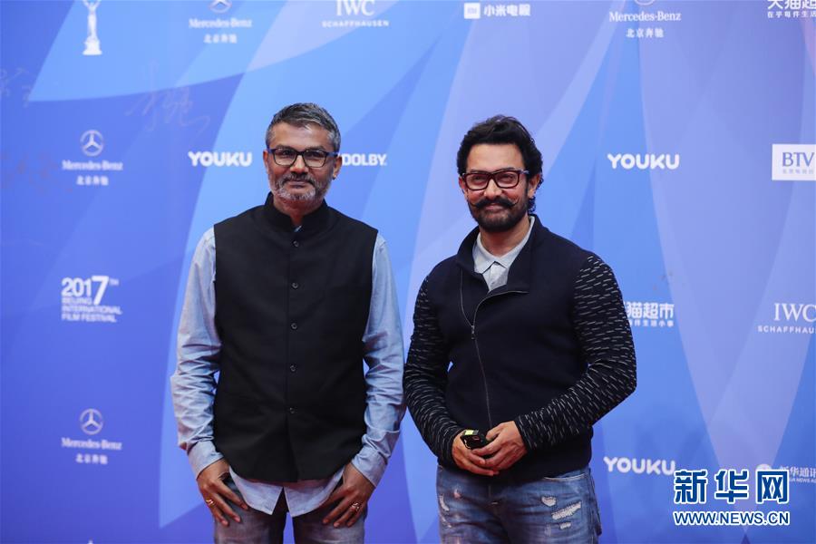 （习近平出访配合稿·图文互动）（3）特稿：电影、瑜伽、智能手机——中印两个文明古国交往“新故事”