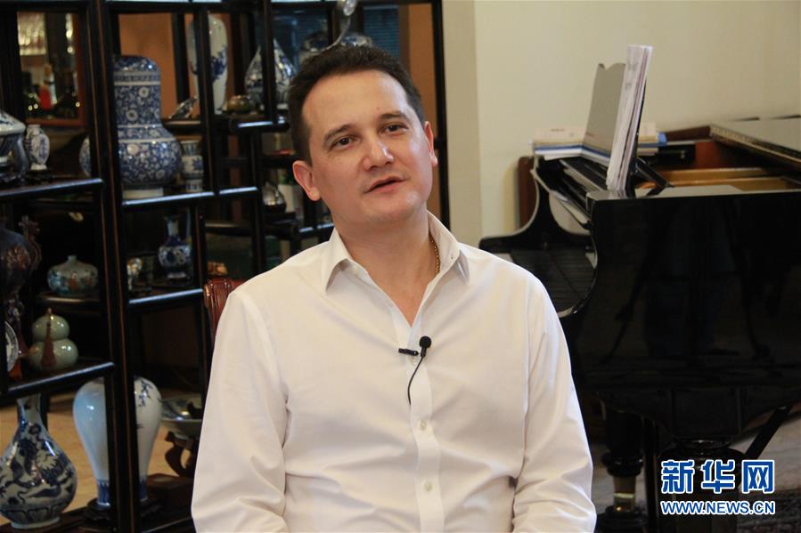 (国际·图文互动)(3)我们家与中国的不解之缘——记推动泰中建交的参与者西林·帕他诺泰和她的家人