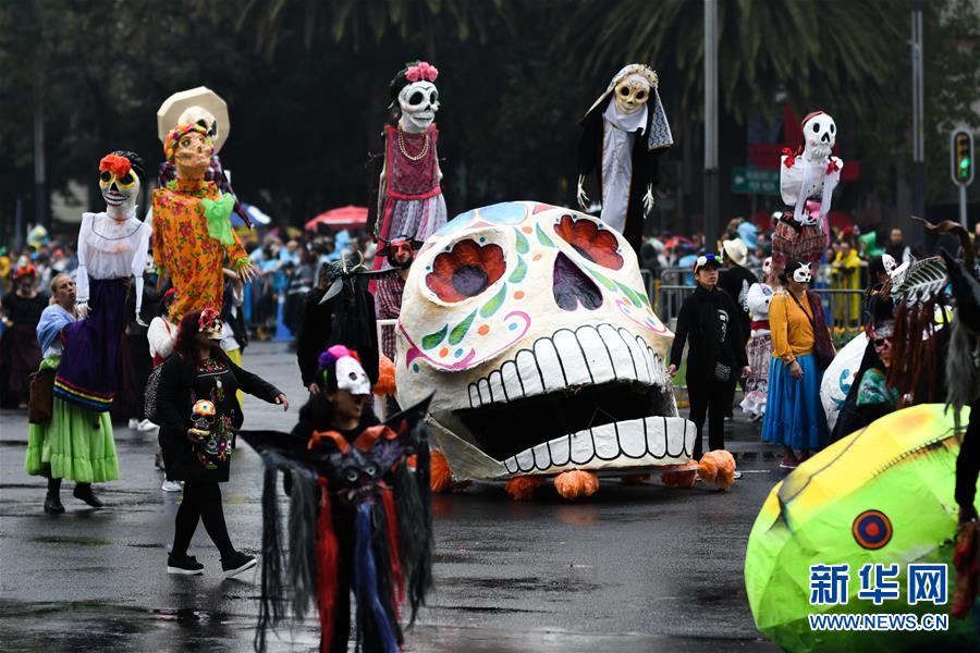 （国际）（1）墨西哥城举行亡灵节游行