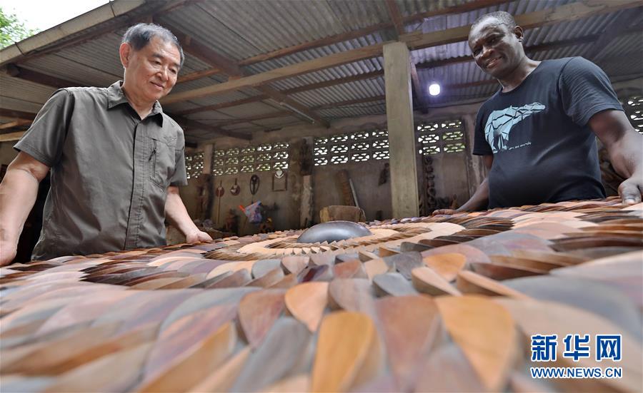 (国际·图文互动)(5)通讯:收藏“非洲之美”的中国人——访几内亚湾非洲国际艺术博物馆馆长谢燕申