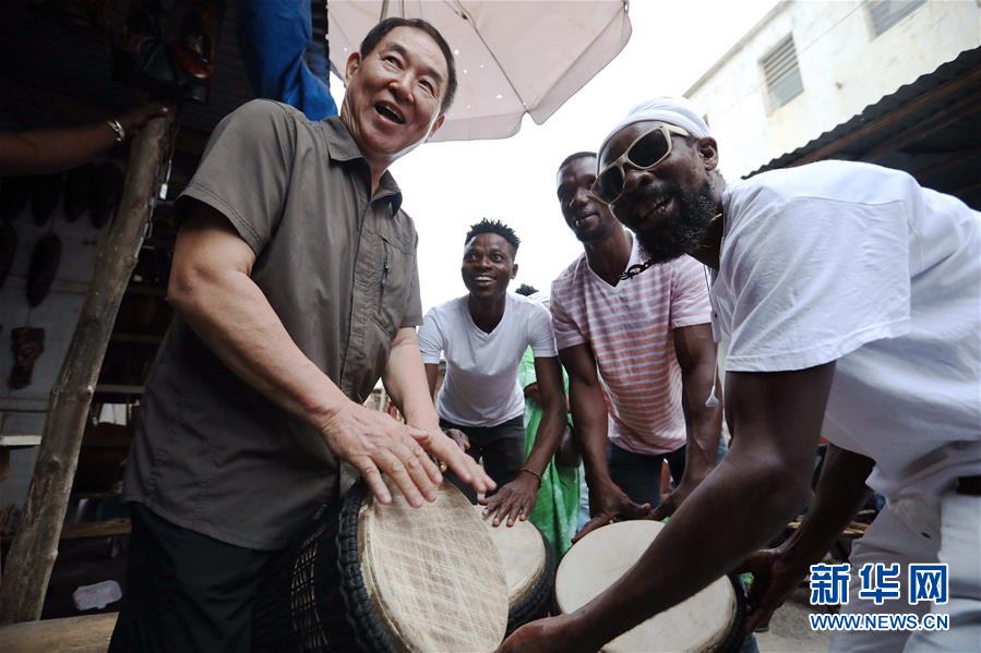 (国际·图文互动)(7)通讯:收藏“非洲之美”的中国人——访几内亚湾非洲国际艺术博物馆馆长谢燕申