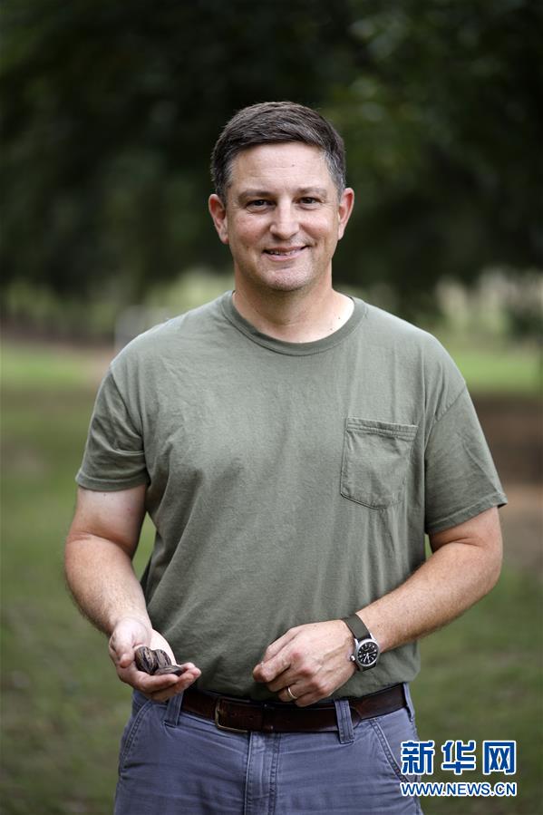 (国际·图文互动)(3)通讯:期待美中尽早达成贸易协议——飓风和关税夹击下的美国山核桃种植户盼重回中国市场