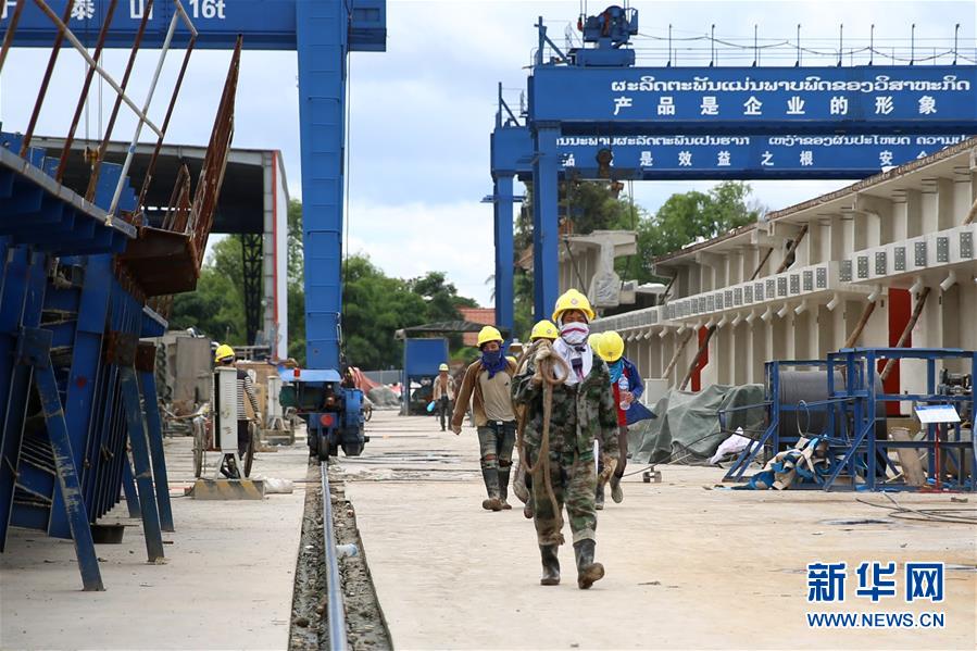 (国际·图文互动)(1)通讯:中老铁路为两国友谊牵线搭桥