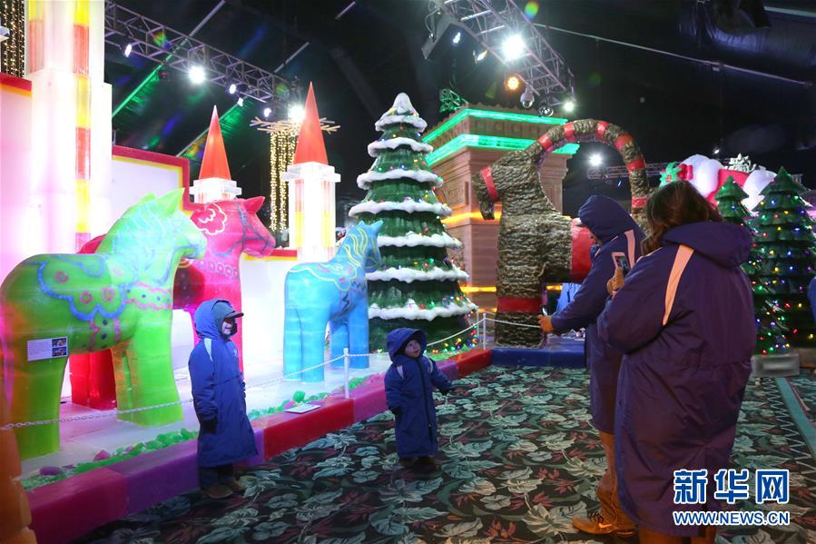 （国际）（2）中国冰雕师在美国打造&ldquo;冰雪奇缘&rdquo;